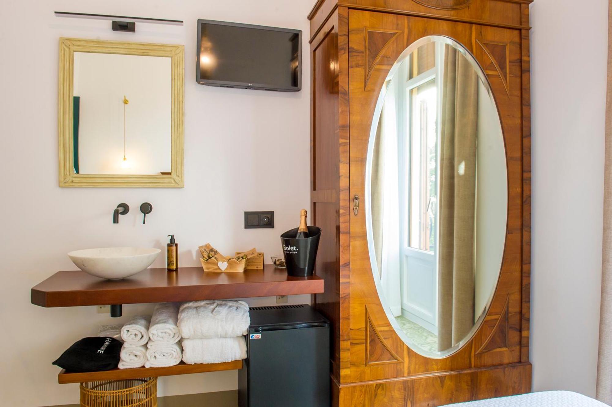 Bolet Casa Modernista Bed & Breakfast Castellvi de la Marca Exterior foto